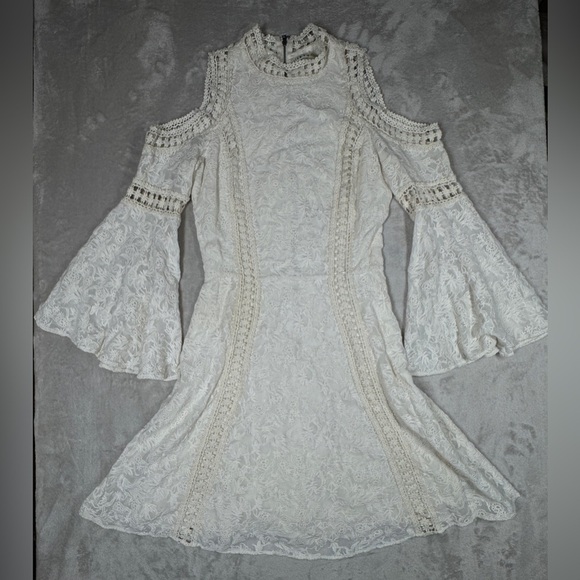 Alice + Olivia Enya White Cream Boho Lace 100% Cotton Bell Sleeves Mini Dress 0 - Picture 3 of 17